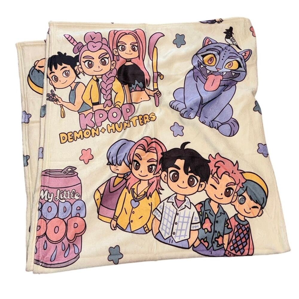 KPop Demon Hunters Fleece Throw Blanket My Little Soda Pop Plush NWOT Soft Rumi